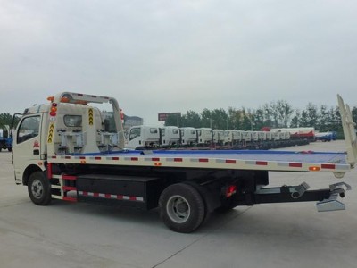 24小时高速救援搭电拖车补胎50元起,