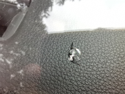 都江堰汽车挡风玻璃裂缝划痕修复 高