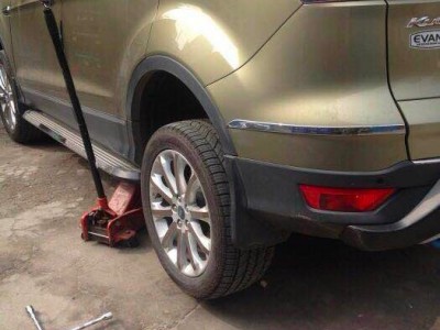 成都24小时帮车搭电送油送水补胎救