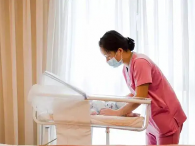 成都郫县附近找保姆 带小孩做饭做家