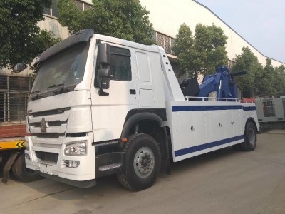 成都温江夜间拖车救援服务 换胎补胎